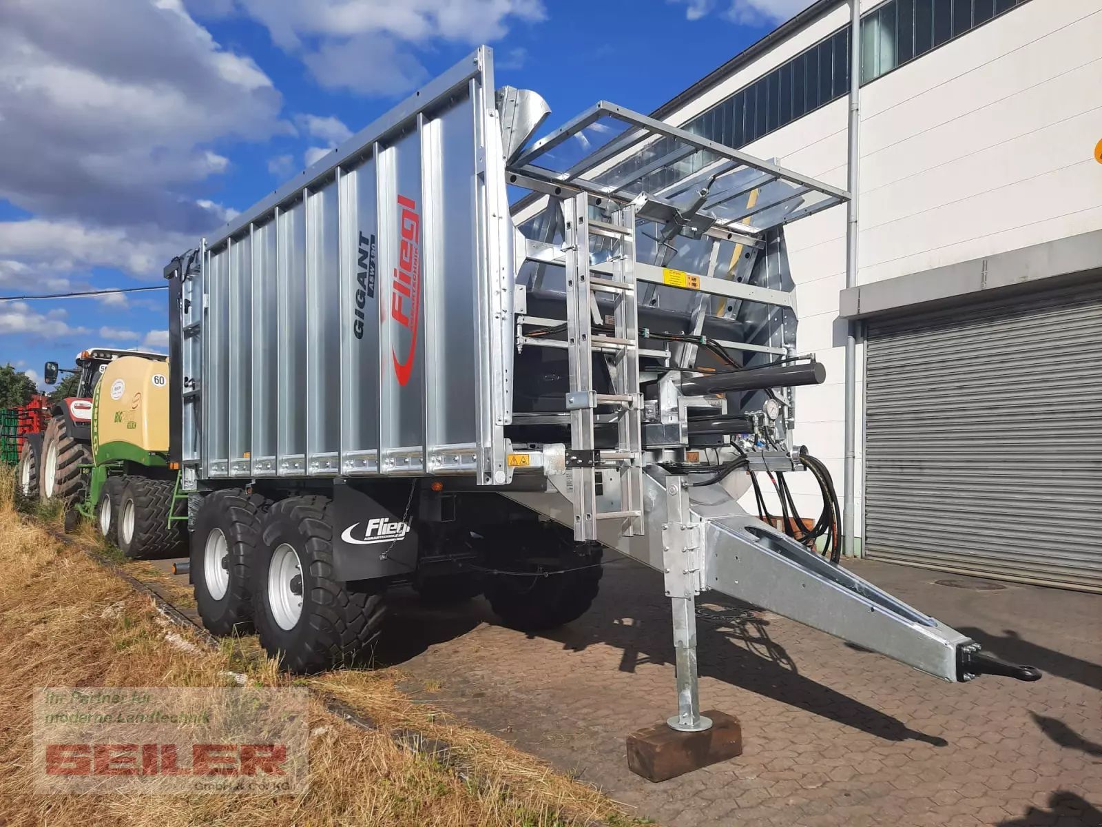 E-FARM: Fliegl asw 190 fox 27m³ - Trasporto foraggio - id GQTEUNS - 29.500 € - Anno di costruzione: 2025 - Germania
