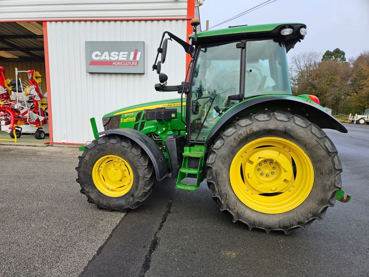 John Deere 5100 R Tractor €59,500