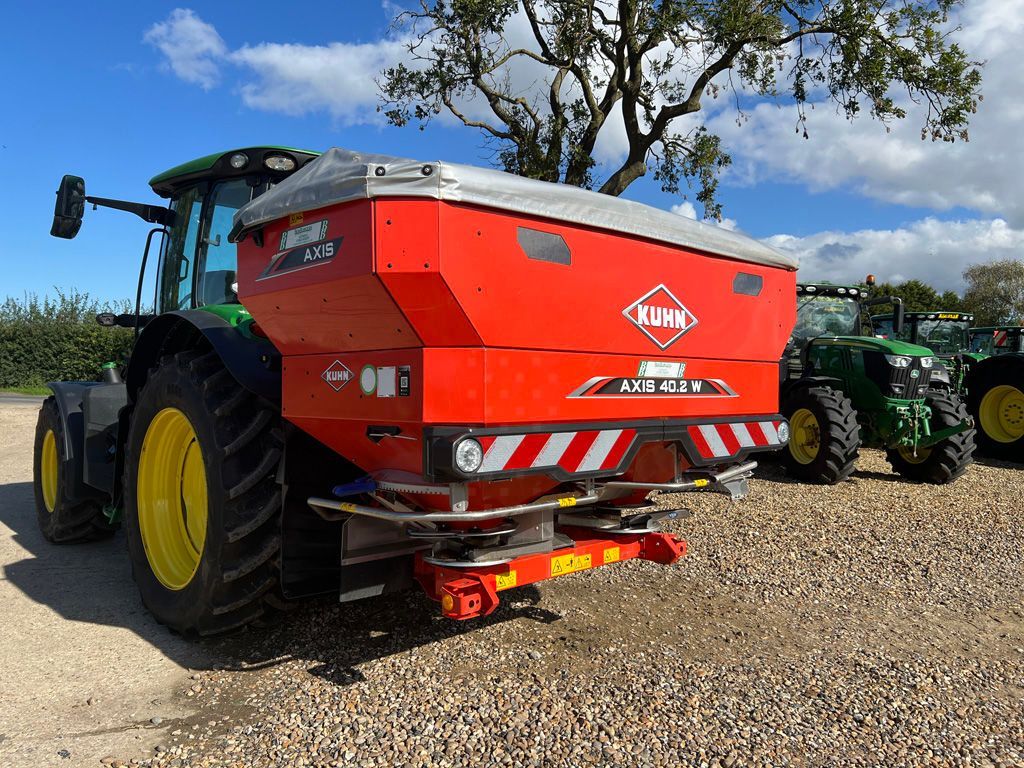 E-FARM: Kuhn 40.2w - Rozsiewacz nawozów - id M5T1XTY - 15 817 € - Rok produkcji: 2020 - Zjednoczone Królestwo