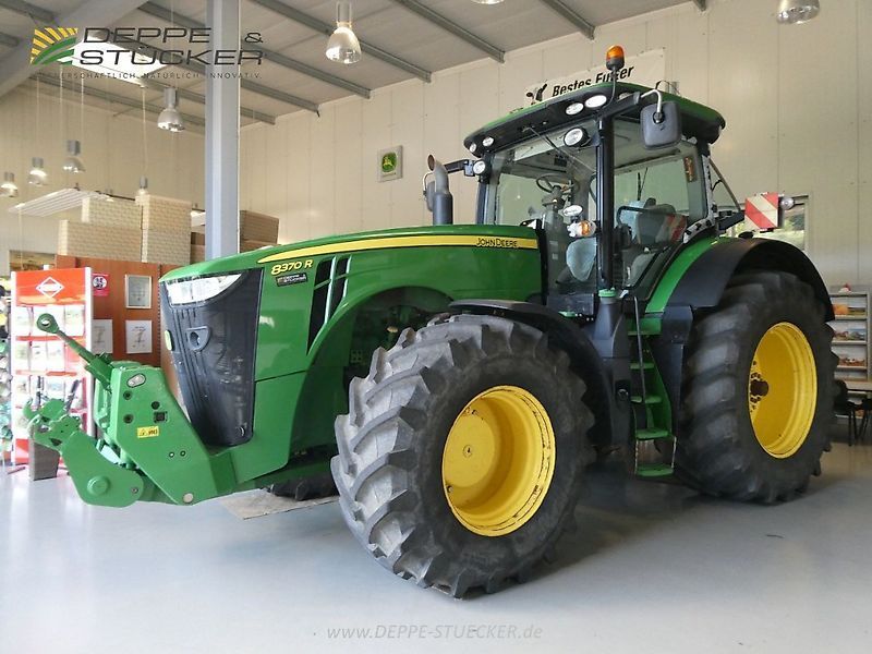 E-FARM: John Deere 8370 R - Tractor - id EGBDYJ9 - €156,750 - Year of construction: 2017 - Engine hours: 5,156,Engine power (HP): 370,Germany