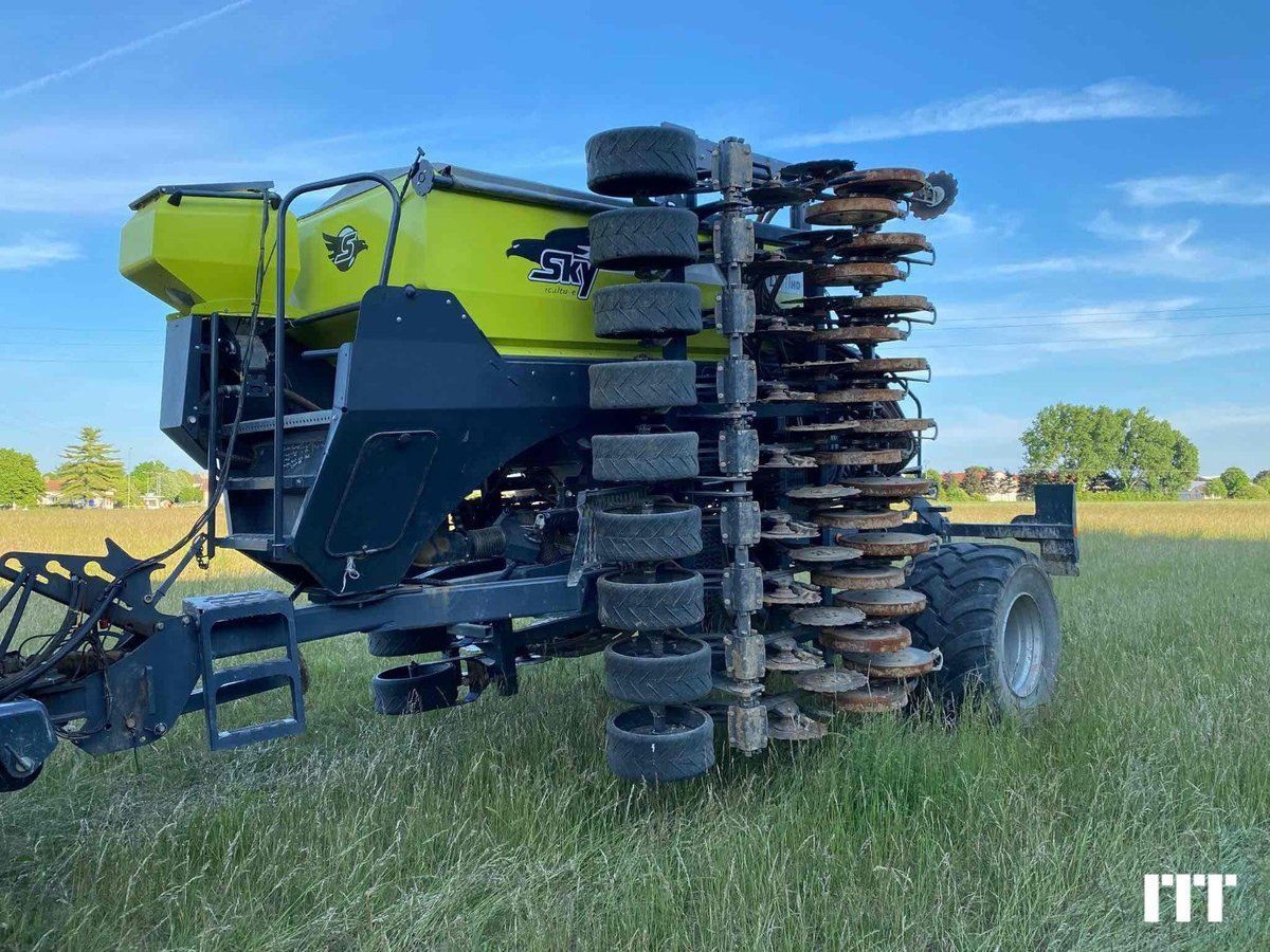 E-FARM: Sky easy drill hd - Direct Drill - id VRCHXZN - €63,000 - Year of construction: 2017 - France