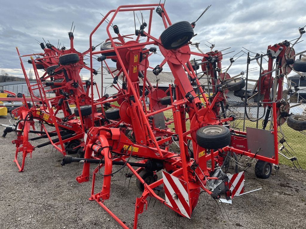 E-FARM: Kuhn GF 6502 - Faneuse - id EBQG9YE - 8 500 € - Année: 2017 - France