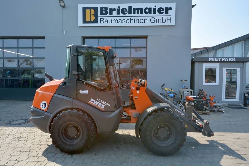 Hitachi zw 95-6 c Wheel loader €48,800