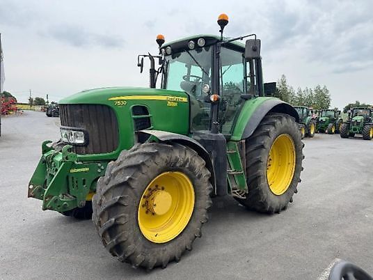 E-FARM: John Deere 7530 Premium - Tractor - id NH1EGAV - €50,000 - Year of construction: 2008 - Engine hours: 9,380,Engine power (HP): 185,France