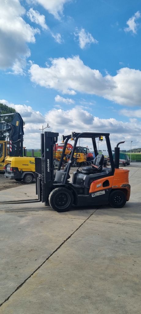 Doosan d30 nxs Forklift €15,000
