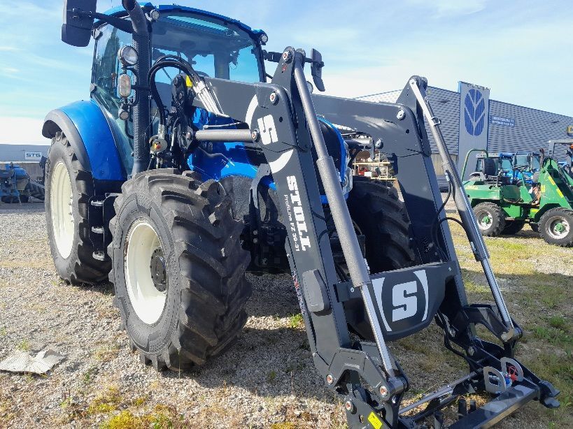 E-FARM: New Holland T5.100 EC - Tractor - id 57BKRUS - €54,000 - Year of construction: 2022 - Engine hours: 3,600,Engine power (HP): 110,France