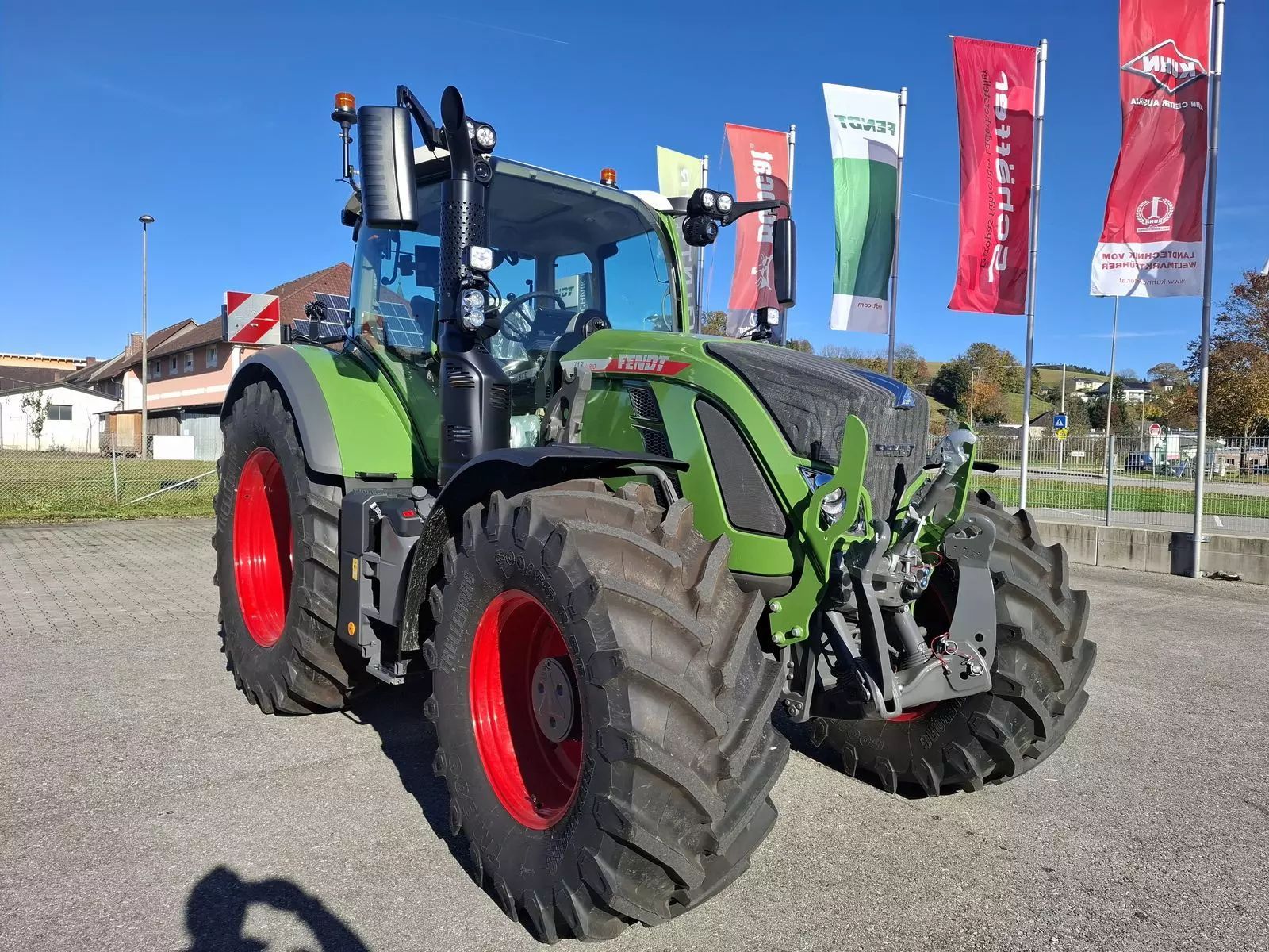 Fendt 718 Vario Profi Plus Tractor €192,500