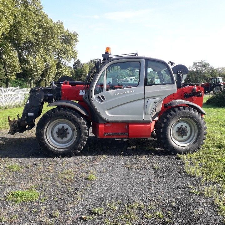 E-FARM: Manitou mlt 1040 l - Teleszkópos rakodó - id TVAKKMQ - 63 000 EUR - Gyártási év: 2016 - Üzemóra (motor): 3320,Motor teljesítménye (LE): 137,Franciaország