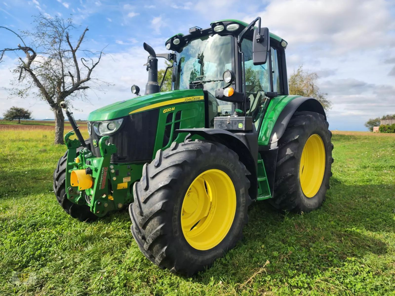 E-FARM: John Deere 6120 M - Traktor - id TJDFAID - 76.900 € - Leto izgradnje: 2021 - Število ur motorja: 2.861,Moč motorja (HP): 120,Nemčija