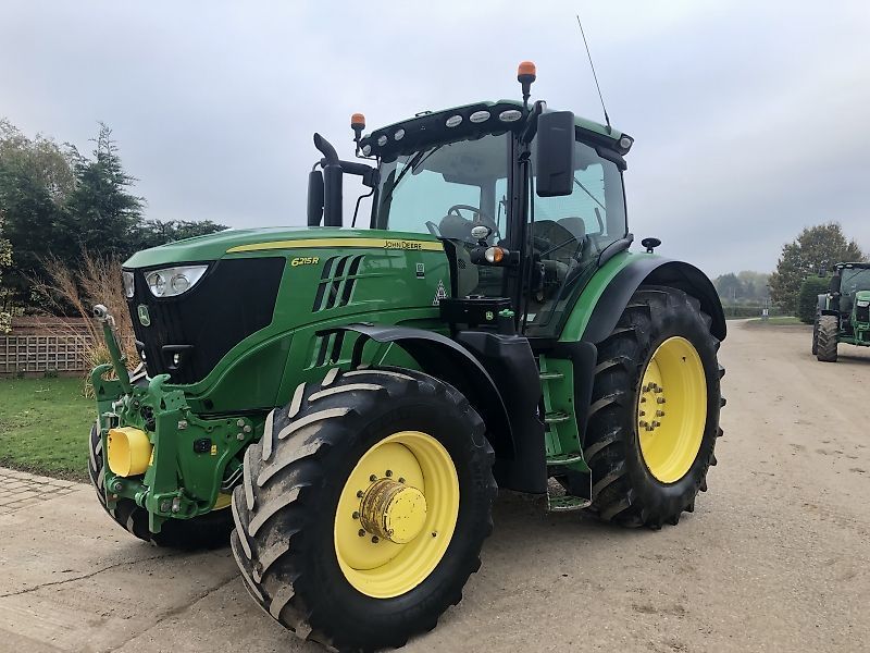 John Deere 6215 R Трактор 68 010 €