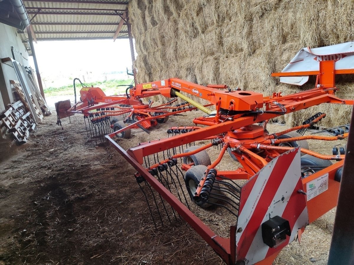 E-FARM: Kuhn GA 6522 - Tedder - id JA1ZXCM - 6000 € - Año: 2005 - Francia