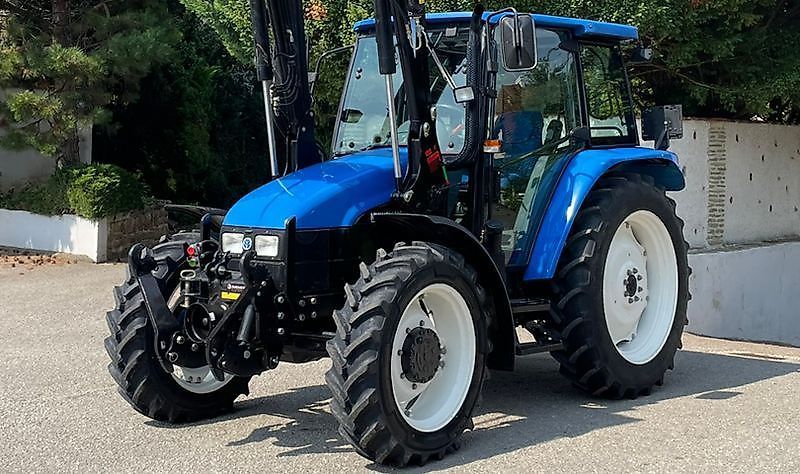 E-FARM: New Holland TK4.100 - Tractor - id QUTRWNS - €41,250 - Year of construction: 2002 - Engine hours: 4,460,Engine power (HP): 95,Austria
