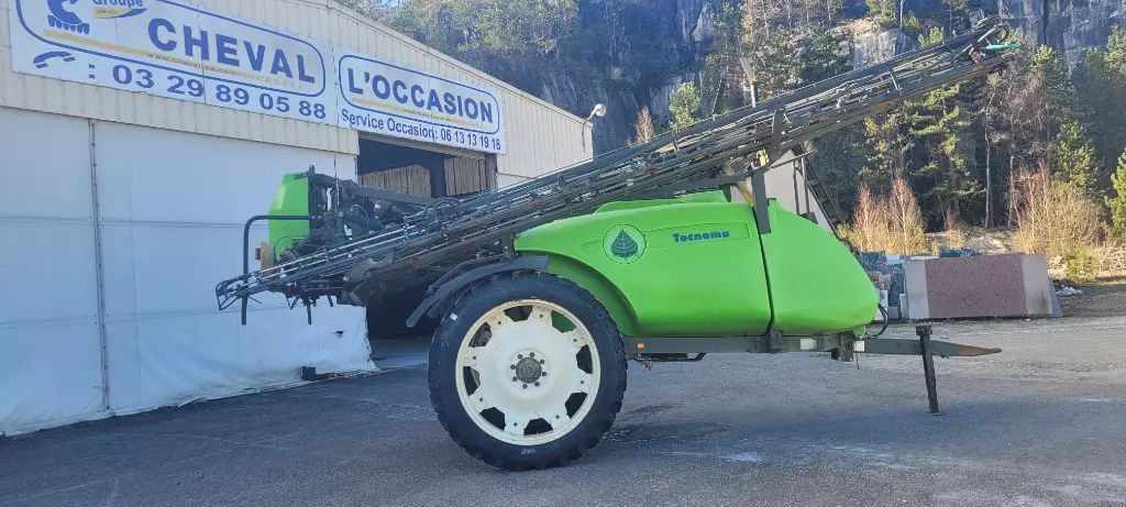 E-FARM: Tecnoma tecnis 3100 - Razpršilnik - id YSVFDIU - 19.000 € - Leto izgradnje: 2009 - Francija