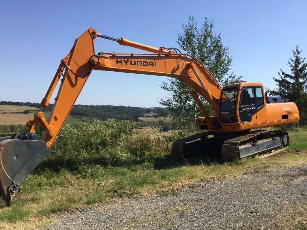 E-FARM: HYUNDAI robex 320 nlc3 - Экскаватор - id AN7MQLK - Год выпуска: 2002 - Франция