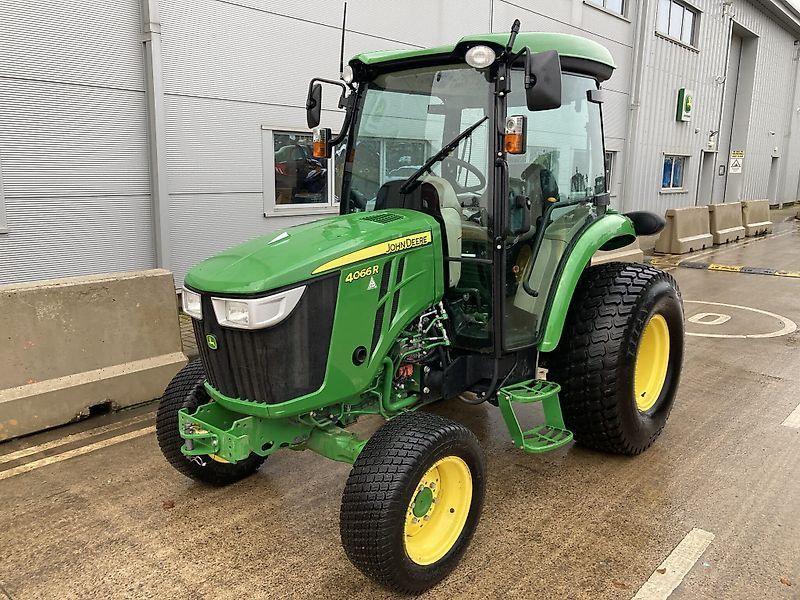 E-FARM: John Deere 4066 R - Traktorius - id I8RIAPX - 38 237 € - Variklio darbo valandos: 720 - Variklio galia (AG): 66,Jungtinė Karalystė