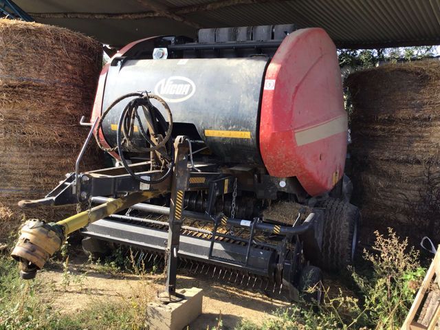 E-FARM: Vicon RV 4118 - Baler - id BFMG9W9 - €12,000 - Year of construction: 2013 - France