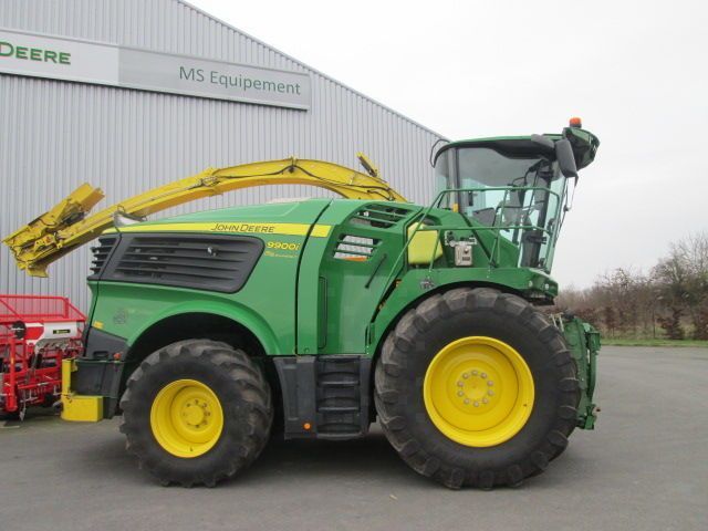 E-FARM: John Deere 9900 - Self propelled forage harvester - id FJQWUJB - Year of construction: 2022 - Engine hours: 1,720,France