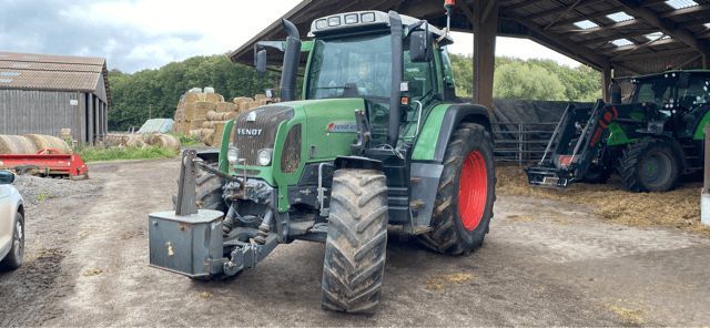 E-FARM: Fendt 415 Vario - Tractor - id NNJR7VV - 65.000 € - Año: 2009 - Horas: 8100,Potencia del motor: 150,Francia