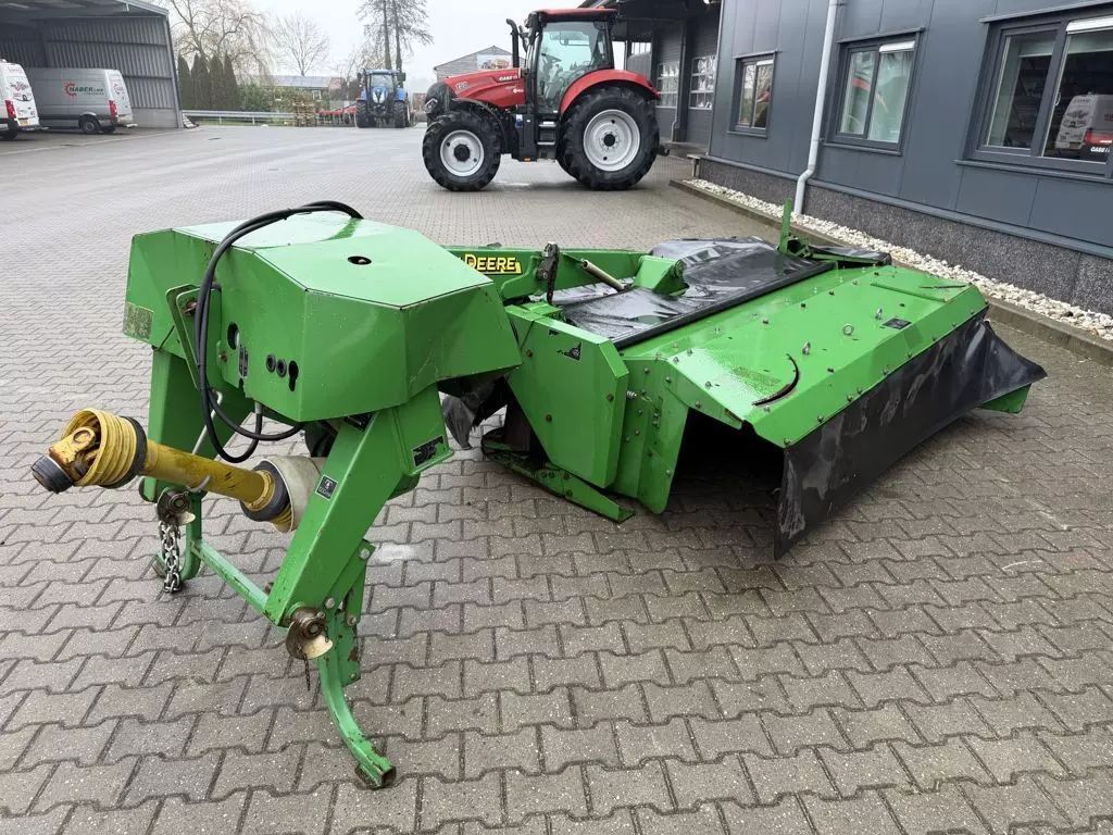 John Deere 328 Segadora