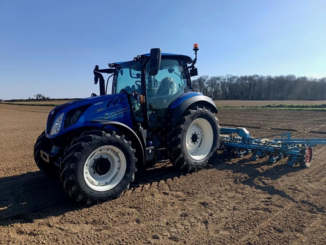 E-FARM: New Holland T5.120 DC - Traktor - id GIFUCIA - 69.900 € - Baujahr: 2023 - Frankreich