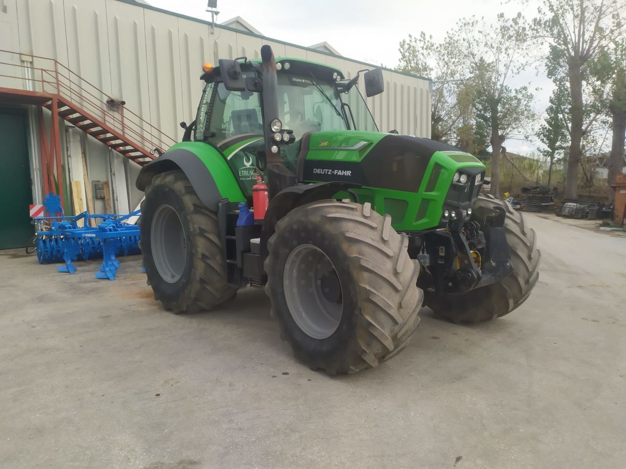 E-FARM: Deutz-Fahr Agrotron 7250 TTV - Traktor - id FWVDVKR - 57 000 € - Rok produkcji: 2014 - Motogodziny: 6180,Moc silnika: 250,Włochy