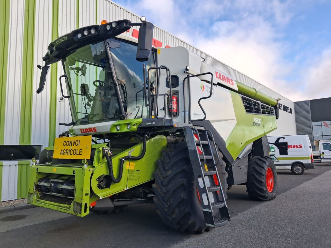 Claas Lexion 7500 Combine harvester €305,000