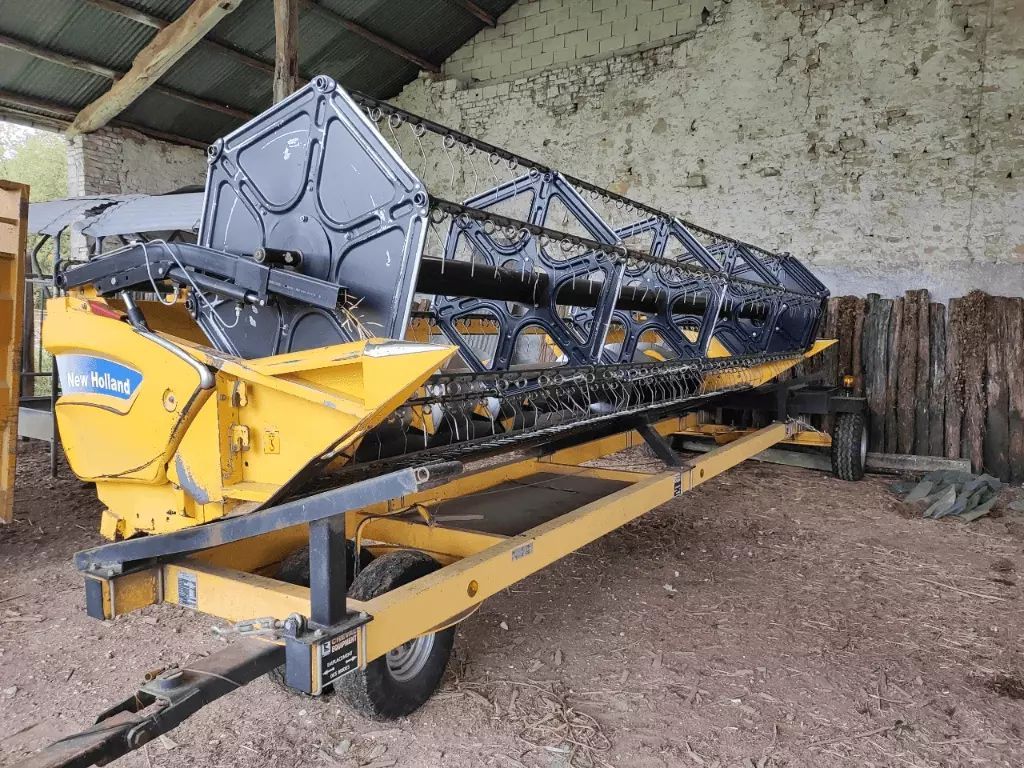 E-FARM: New Holland 6m10 hc - Traktor - id IV4SDVA - 15.000 € - Baujahr: 2008 - Frankreich