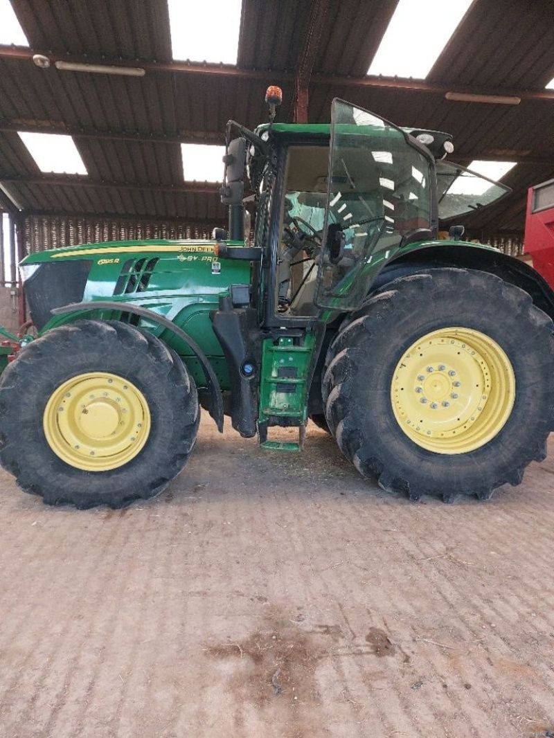 E-FARM: John Deere 6195 R - Τρακτέρ - id UUHSN9C - 113.000 € - Χρονία: 2018 - Μετρητής ωρών: 3.150,Ισχύς κινητήρα: 195,Γαλλία