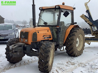 E-FARM: Renault Pales 230 - Tractor - id KHHLFGU - €25,000 - Year of construction: 2008 - Engine hours: 3,000,Engine power (HP): 83,France