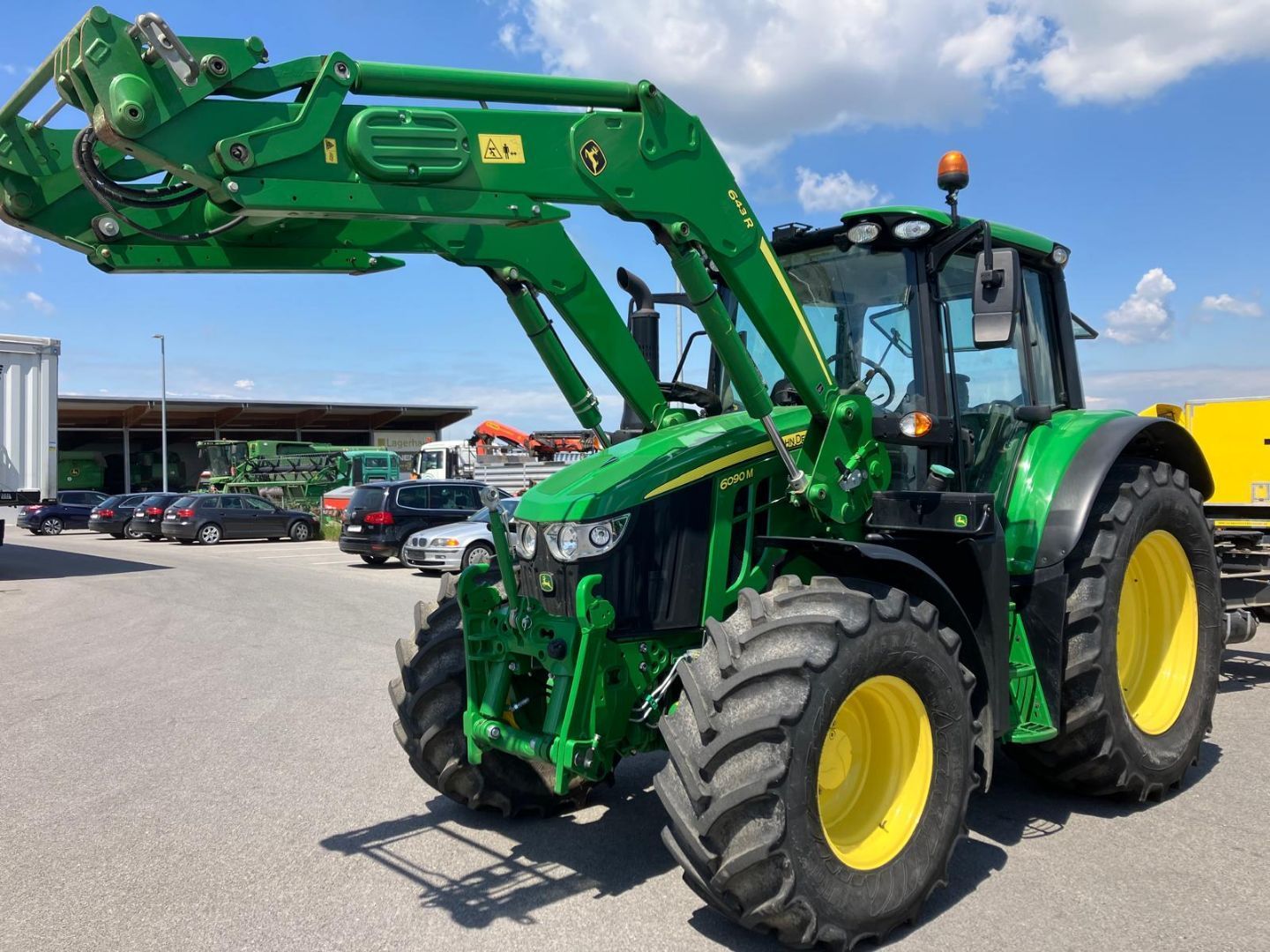 John Deere 6090 M Traktor 83 250 €