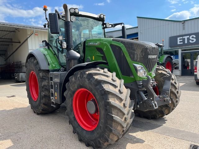 E-FARM: Fendt 826 Vario - Tractor - id P7V7CV1 - €158,500 - Year of construction: 2022 - Engine hours: 3,200,Engine power (HP): 265,France