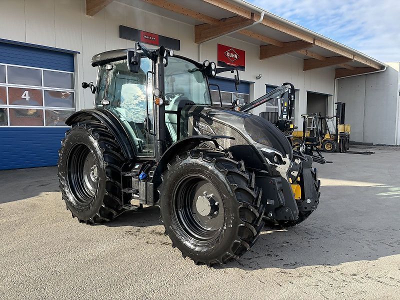 E-FARM: Valtra A115 - Trattore - id A2NCWQS - 79.083 € - Anno di costruzione: 2025 - Ore: 20,Potenza del motore: 115,Austria