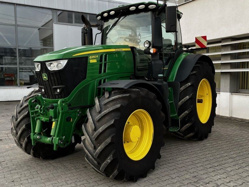 John Deere 6250 R tractor €161,900