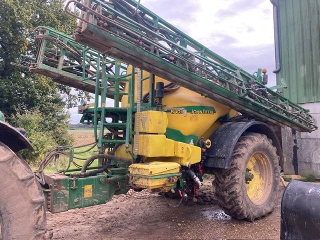 E-FARM: John Deere 840 i - Pulverizador - id ETXYZWB - 19.500 € - Año: 2012 - Francia