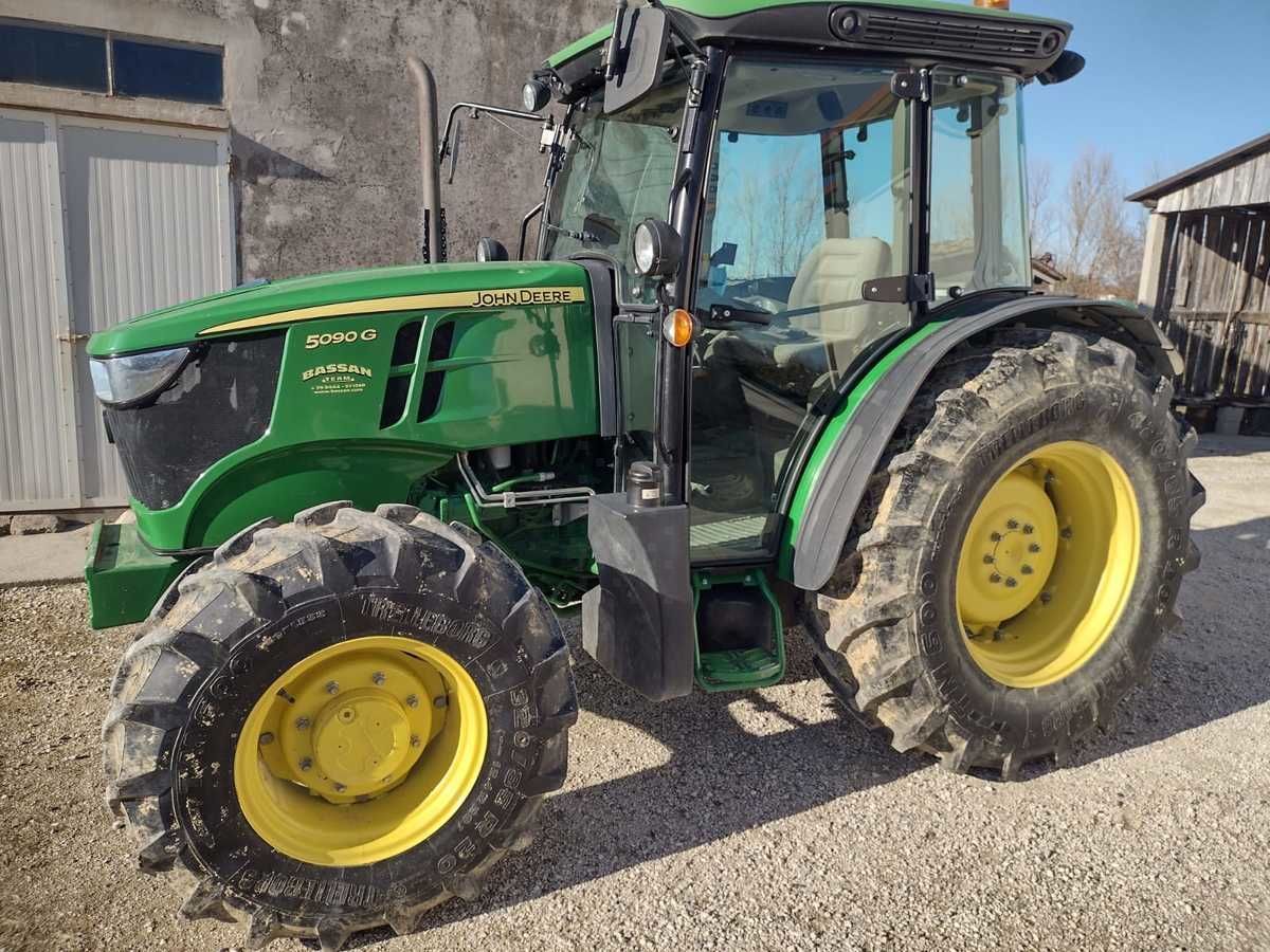 E-FARM: John Deere 5090 G - Tractor - id 6FYMCTA - Año: 2015 - Potencia del motor: 90,Italia