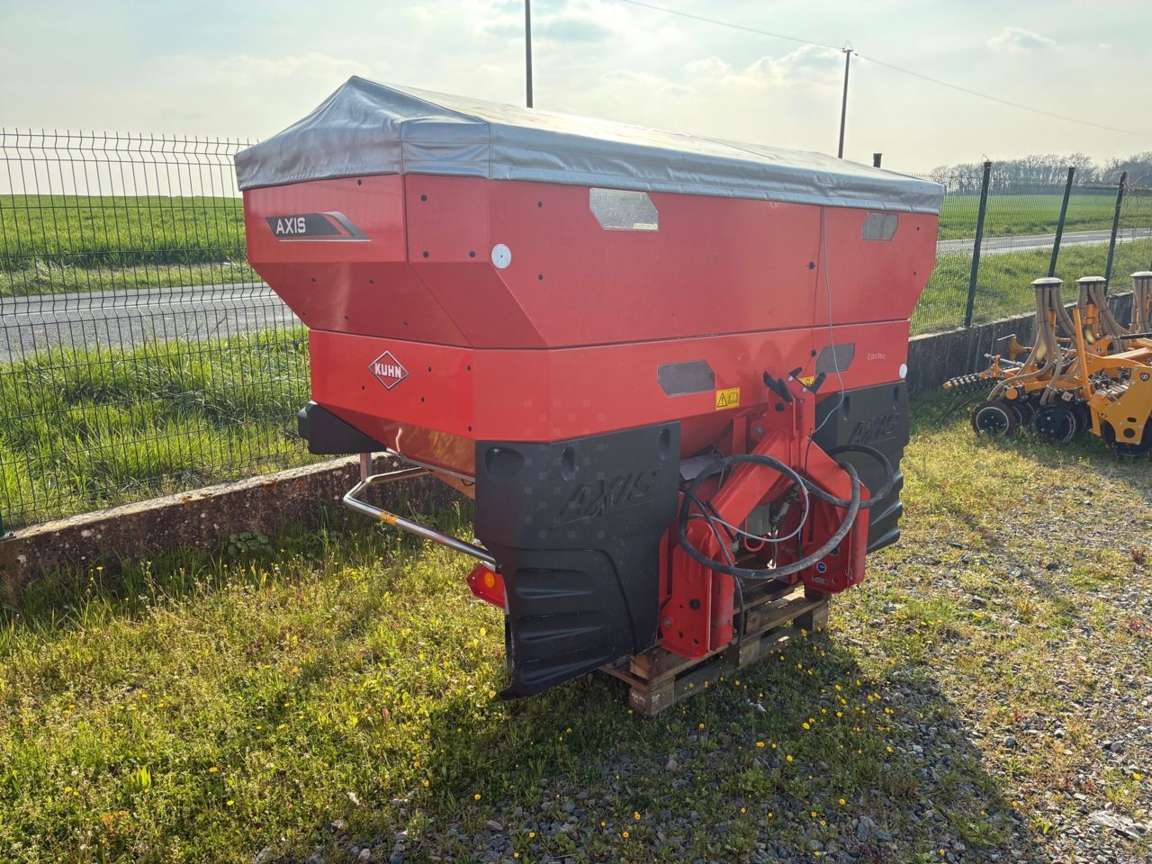 Kuhn axis 40.2 hemc w Düngerstreuer 17.000 €