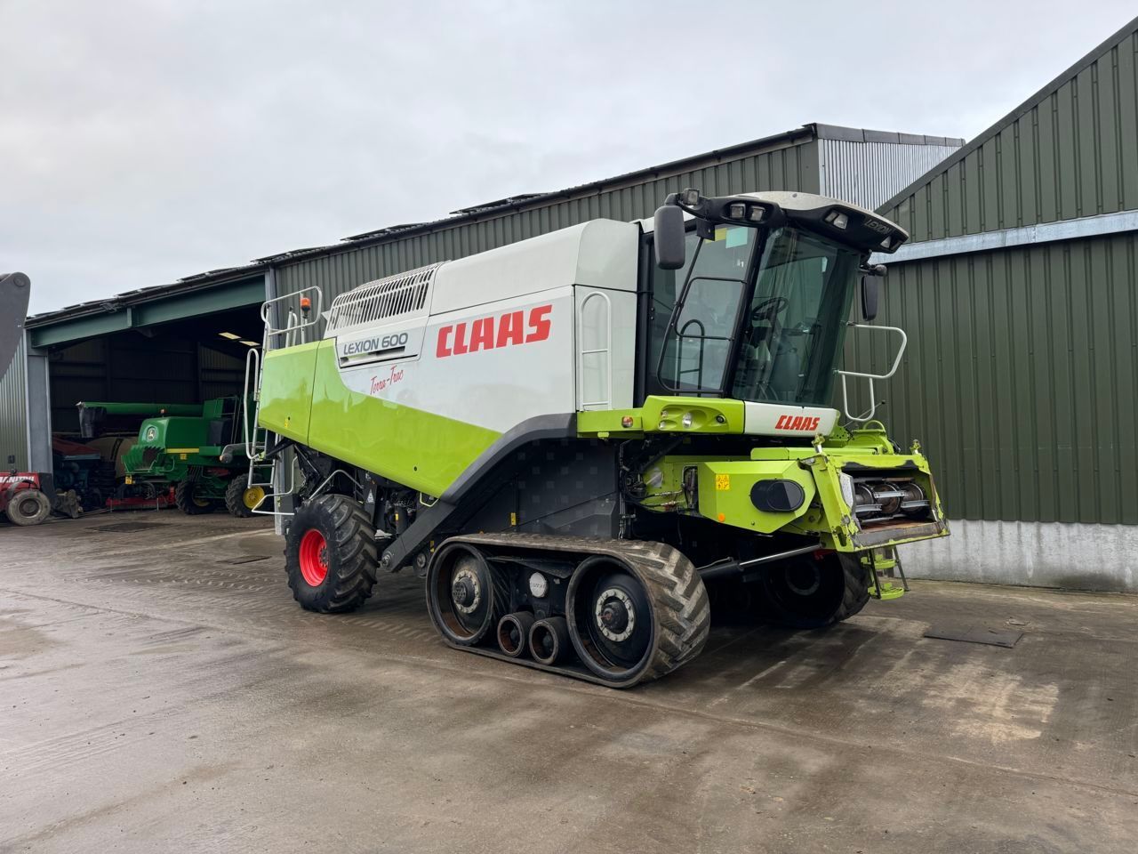 E-FARM: Claas Lexion 600 - Kombajn zbożowy - id J6XNXUU - 79 886 € - Rok produkcji: 2009 - Motogodziny: 3560,Zjednoczone Królestwo