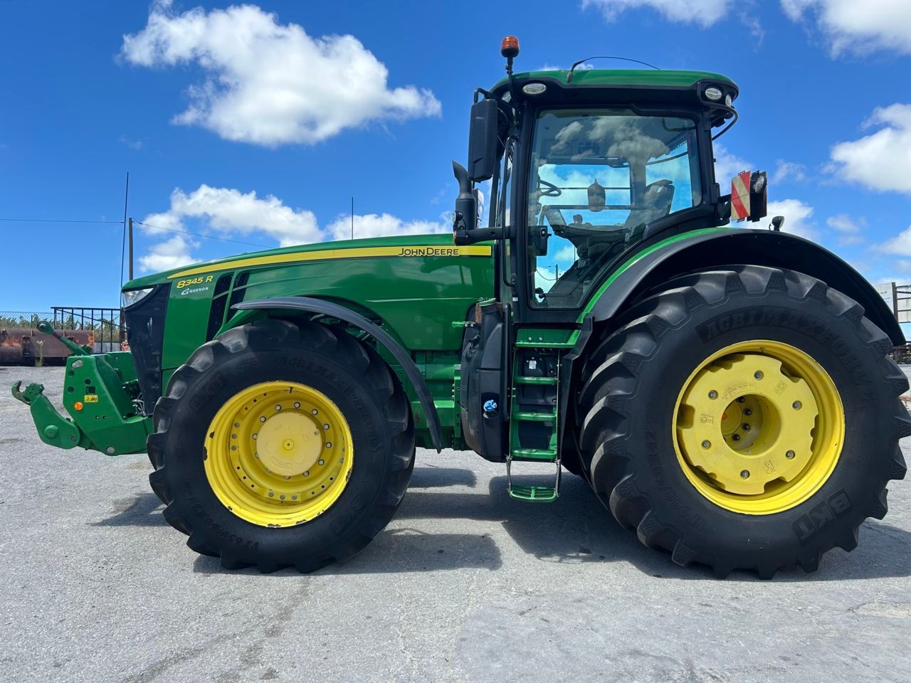 John Deere 8345 R Tractor €165,000