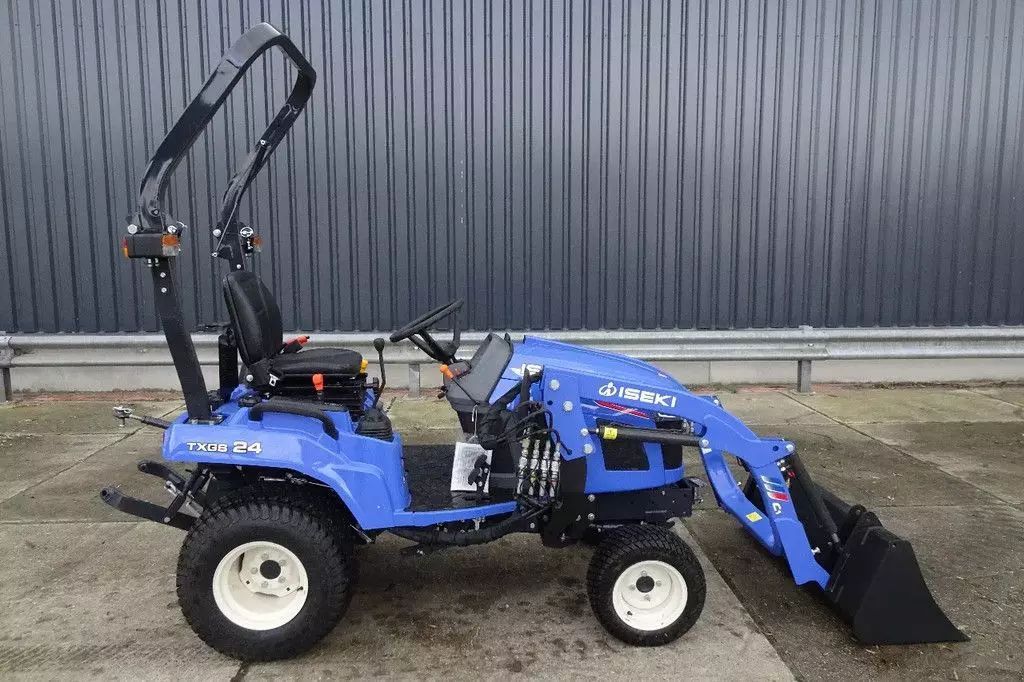 Iseki met voorlader .txgs24 Traktor 15.850 €