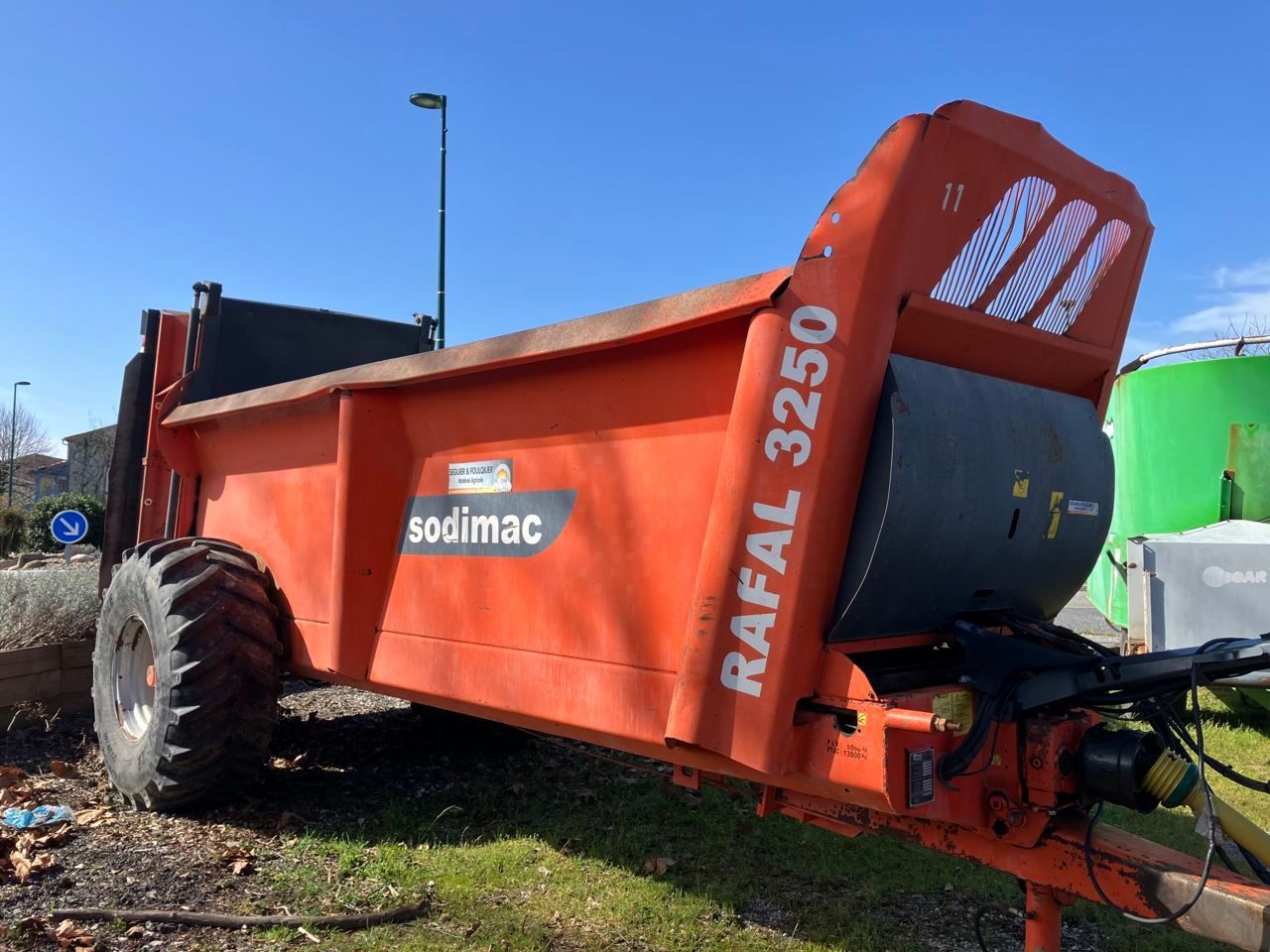 sodimac epandeur à fumier rafal 3250 Épandeur de fumier et de compost 19 000 €