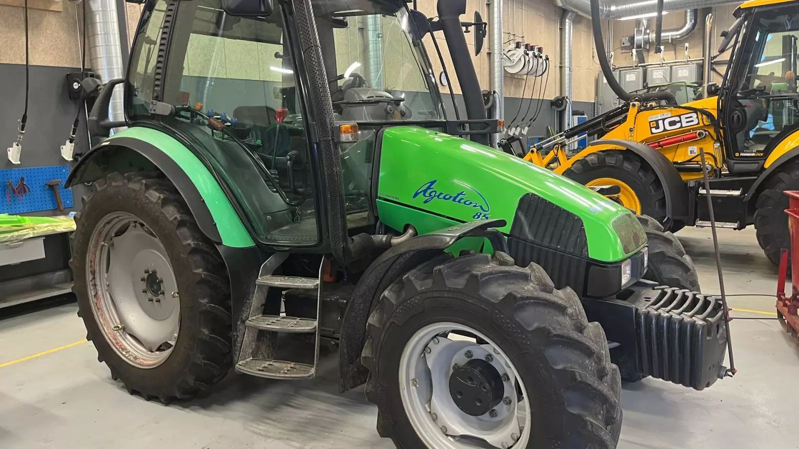 Deutz-Fahr AgroTron 85 Tractor 20.089 €
