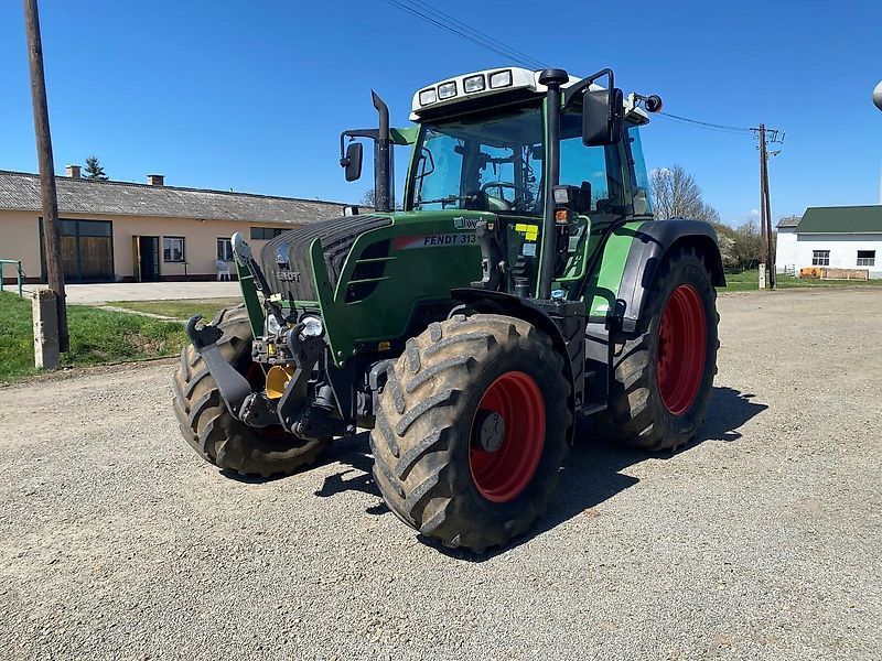 E-FARM: Fendt 313 Vario - Traktor - id D6S7VPY - 64.953 € - Baujahr: 2014 - Abgelesene Motorstunden: 6.838,Motorleistung (PS): 132,Ungarn