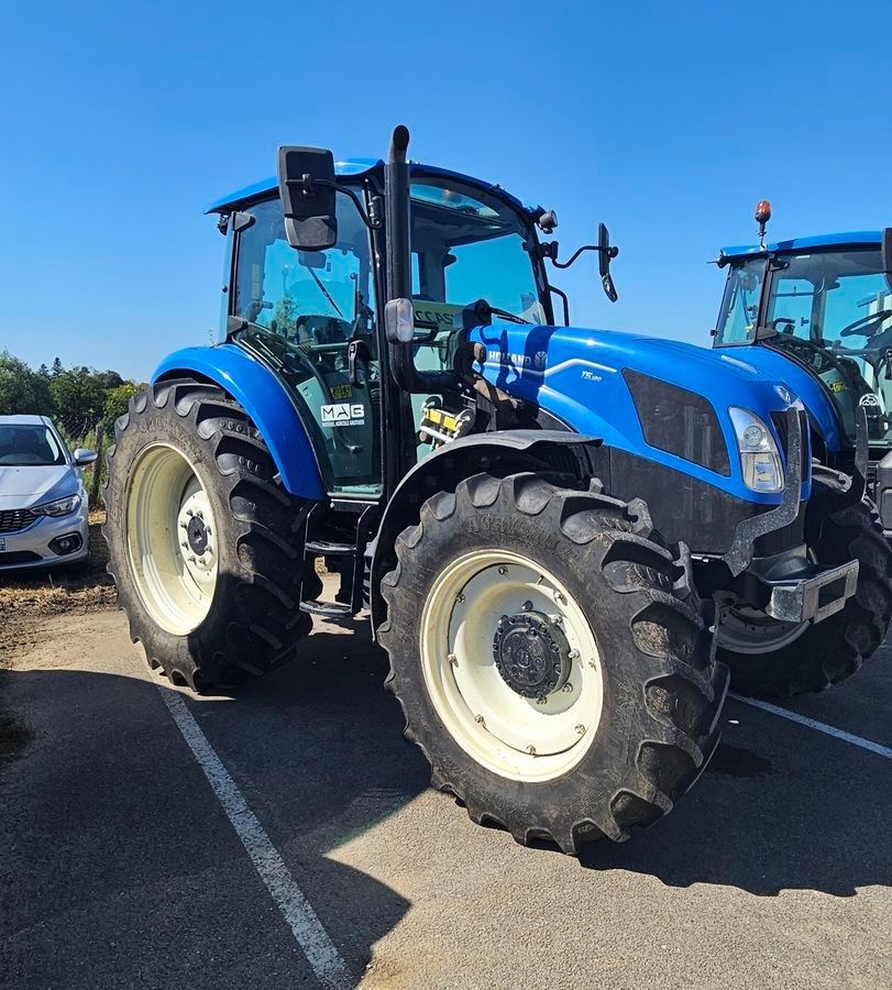 E-FARM: New Holland T5.120 DC - Traktor - id EAKHRRR - 51.000 € - Baujahr: 2022 - Abgelesene Motorstunden: 1.200,Motorleistung (PS): 120,Frankreich