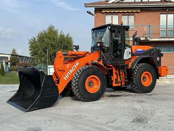 E-FARM: Hitachi zw180-5b - Chargeuse sur pneus - id VNZDRFA - 78 500 € - Année: 2016 - France