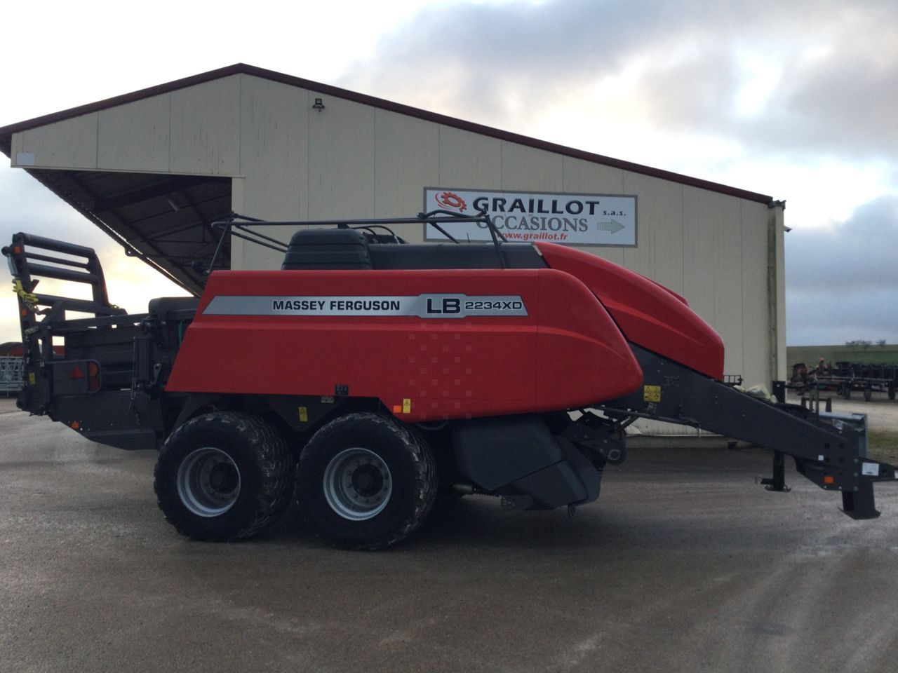 E-FARM: Massey Ferguson 2234 xdtp - Presse à balles - id GHG6FRP - 160 000 € - Année: 2023 - France