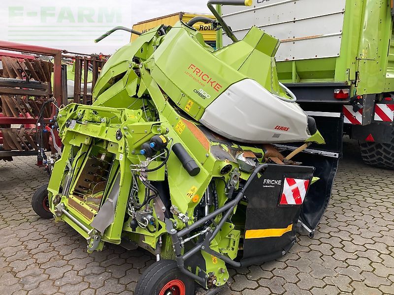 Claas Orbis 900 Vágóasztal 122 000 EUR