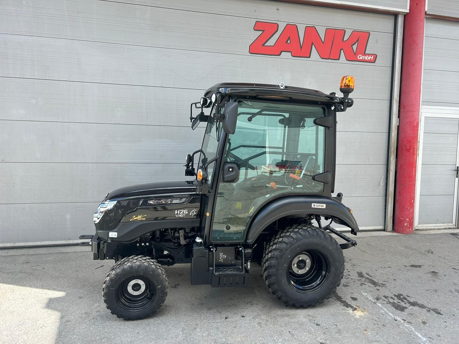 Solis panther 26 hst black edition - zankl Tractor €16,659