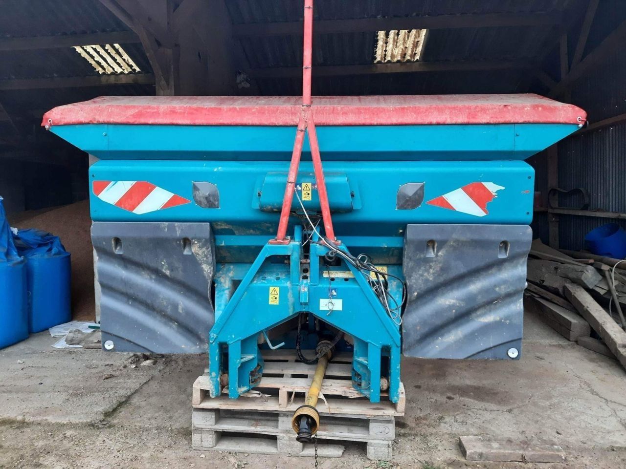 E-FARM: sulky econov x40 + - Epandeur d'engrais - id SWXLREF - 12 900 € - Année: 2015 - France