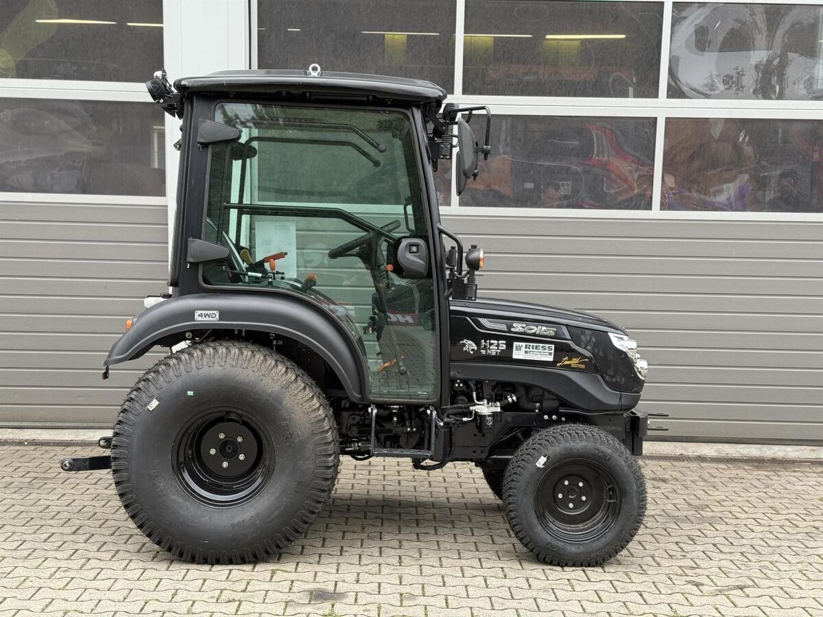 Solis 26 hst kabine panther (black) Traktor 16.500 €