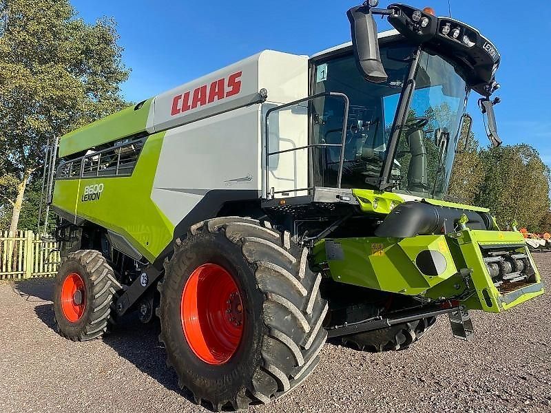 E-FARM: Claas Lexion 8600 - Moissoneuse-batteuse - id SHFCQWR - Année: 2023 - Lecture du nombre d'heure: 504,Allemagne